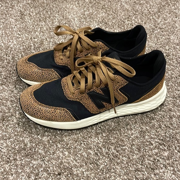 New Balance Shoes - Like new!! Women’s New Balance Sneakers. Leopard Print.